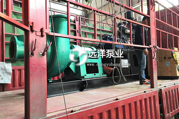 船陸兩用泥沙泵300PNS-35機(jī)組裝車